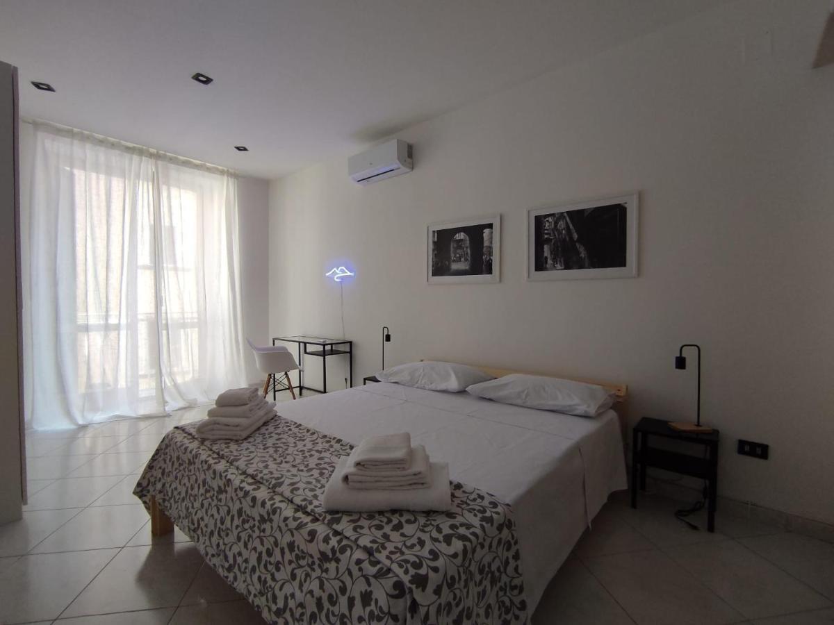 O'Tuocc A Chiaia Apartment Naples Exterior photo